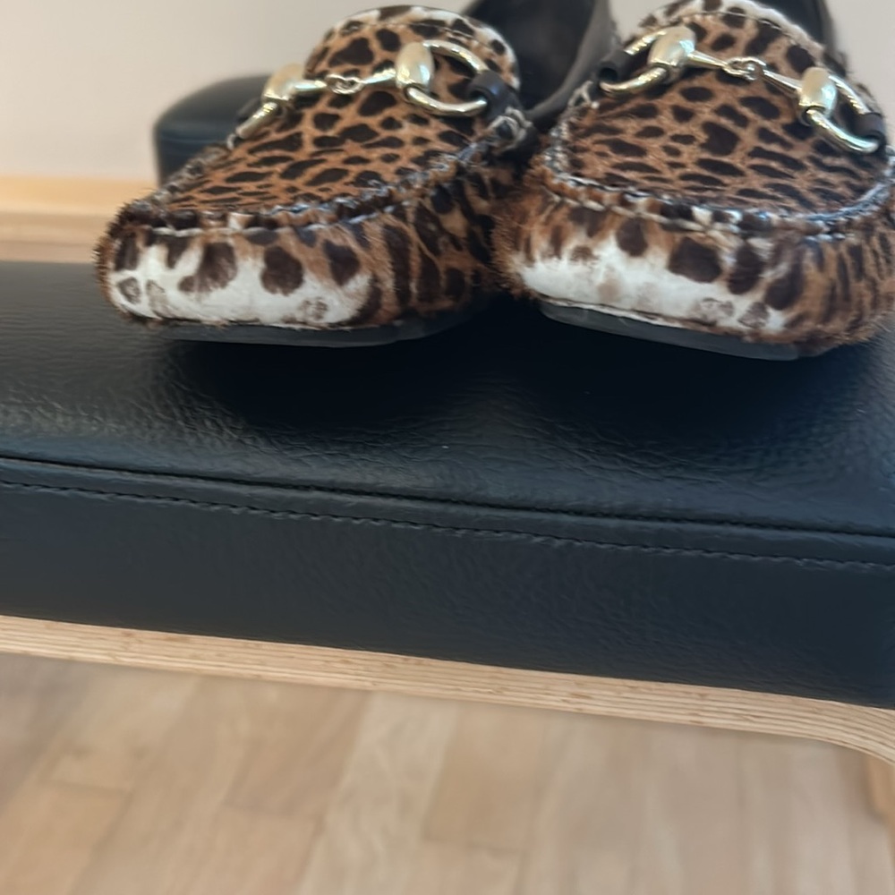 Gucci faux animal hair loafers. - Picture 6 of 6